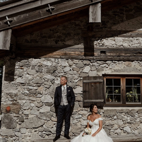 diana-steffen-kleine-freie-trauung Diana und Steffen bei ihrer intimen freien Trauung in Tirol.