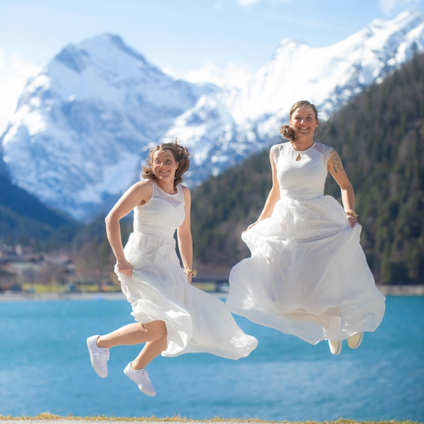 freie-trauung-dahoam Eine freie Trauung in der verschneiten Bergwelt des Achensees.